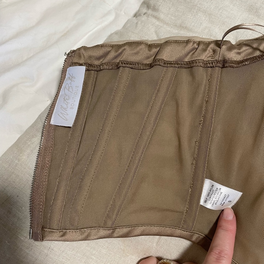 Neutral Corset - Picture 5 of 5